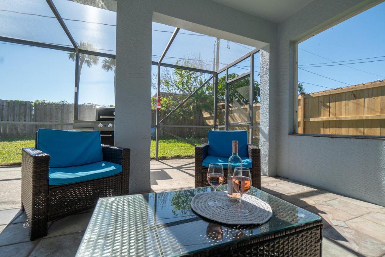 Serene Seaside Retreat - Dog Friendly - 2Br Townhouse With Shared Heated Pool Steps To Paradise Beach! Melbourne Esterno foto