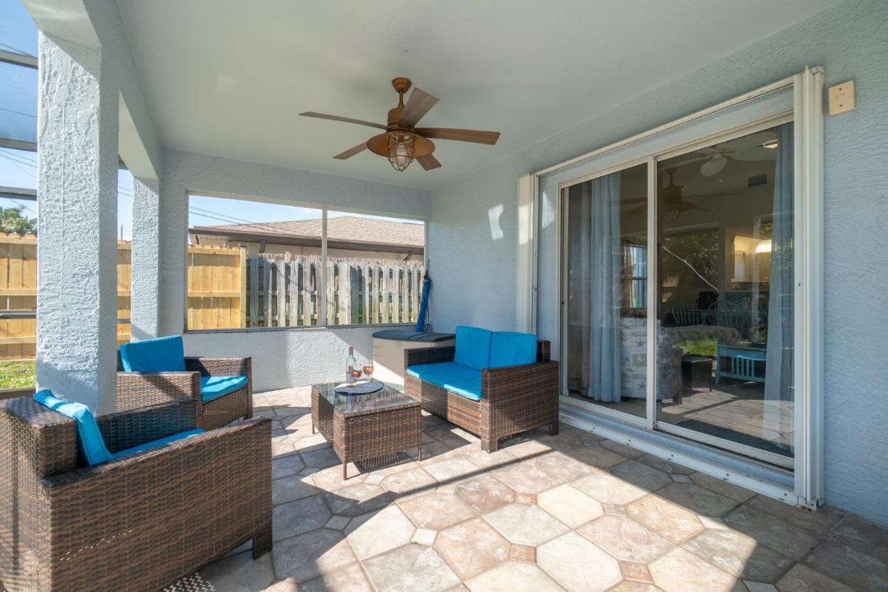 Serene Seaside Retreat - Dog Friendly - 2Br Townhouse With Shared Heated Pool Steps To Paradise Beach! Melbourne Esterno foto