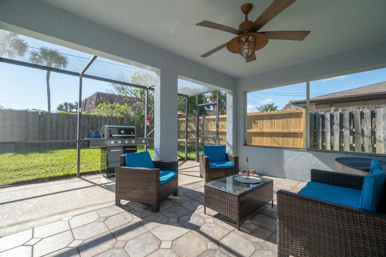 Serene Seaside Retreat - Dog Friendly - 2Br Townhouse With Shared Heated Pool Steps To Paradise Beach! Melbourne Esterno foto