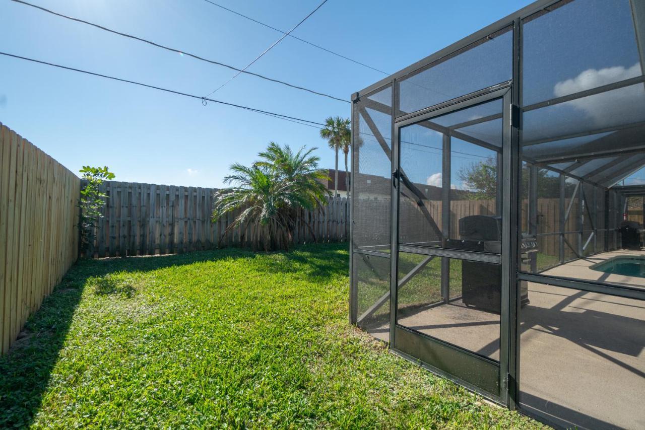 Serene Seaside Retreat - Dog Friendly - 2Br Townhouse With Shared Heated Pool Steps To Paradise Beach! Melbourne Esterno foto