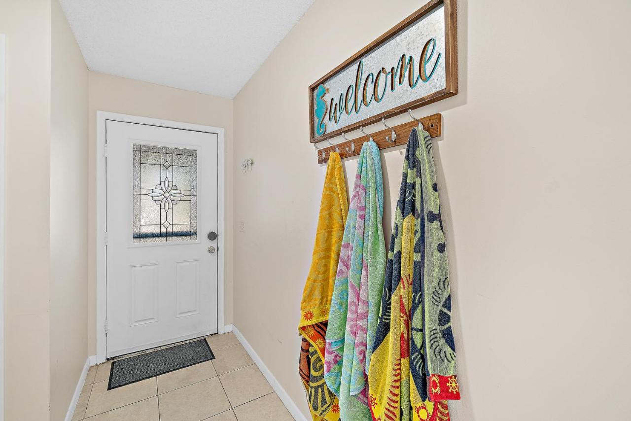 Serene Seaside Retreat - Dog Friendly - 2Br Townhouse With Shared Heated Pool Steps To Paradise Beach! Melbourne Esterno foto