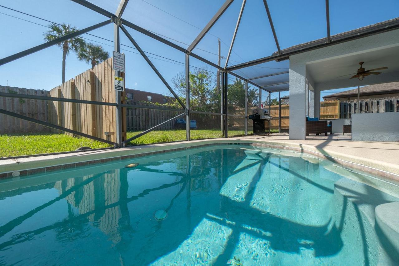 Serene Seaside Retreat - Dog Friendly - 2Br Townhouse With Shared Heated Pool Steps To Paradise Beach! Melbourne Esterno foto